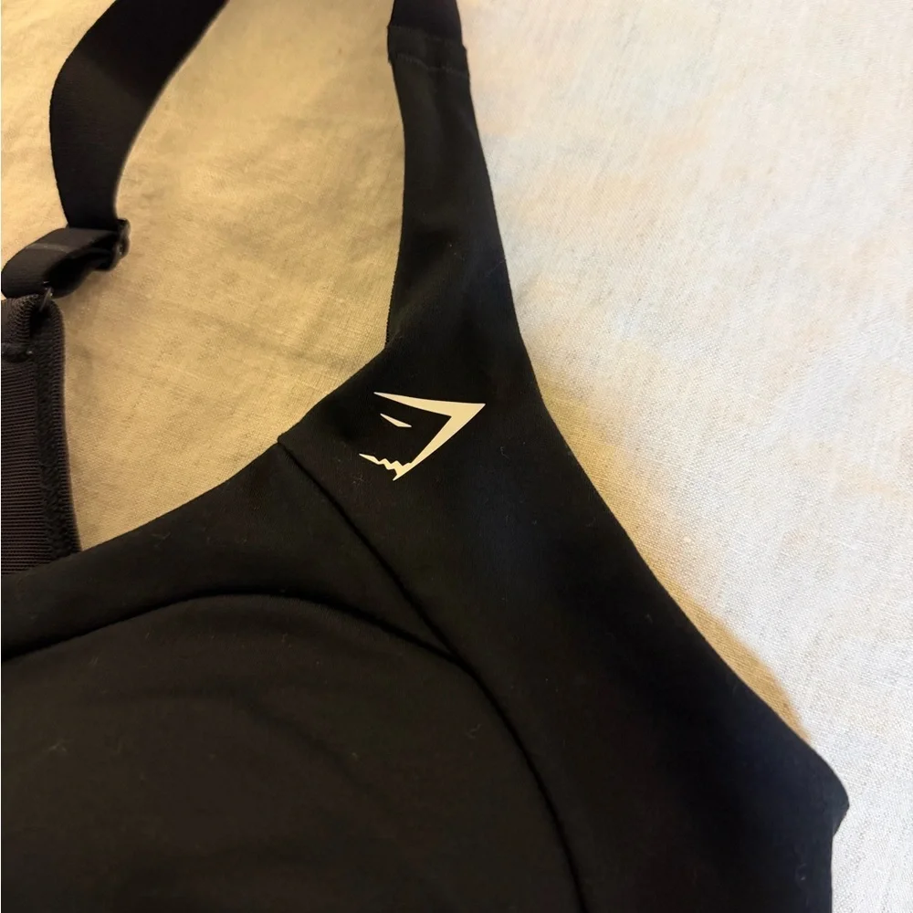 Gymshark Black Padded Sports Bra - Supportive Women's Activewear - Picture 3 of 4